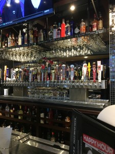 Bar Louie Bar
